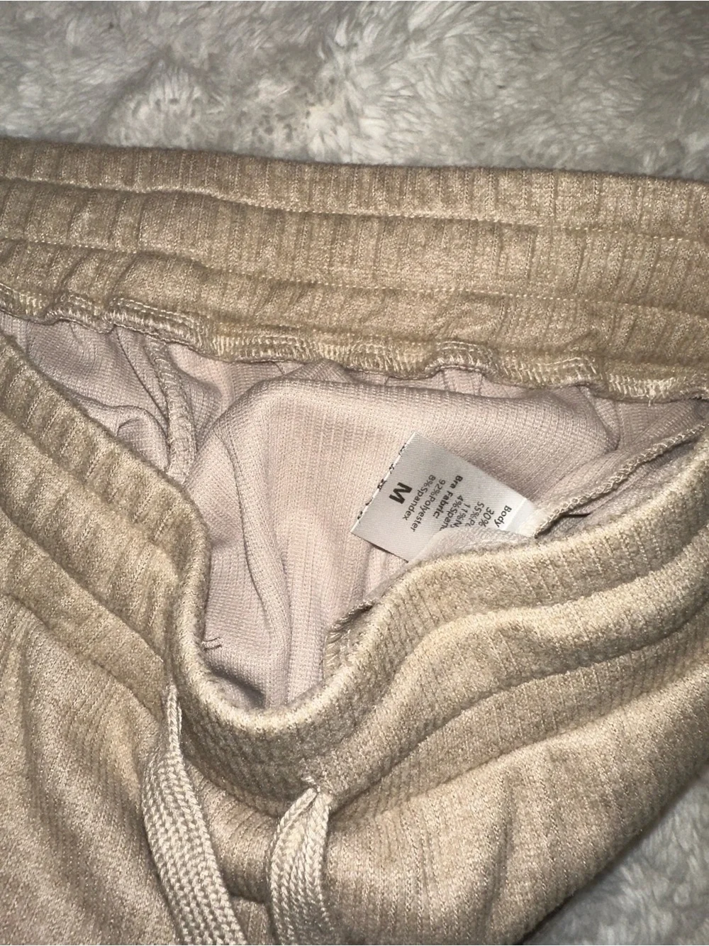 ALO Yoga Beige/Tan Cozy Hoodie & Jogger Set